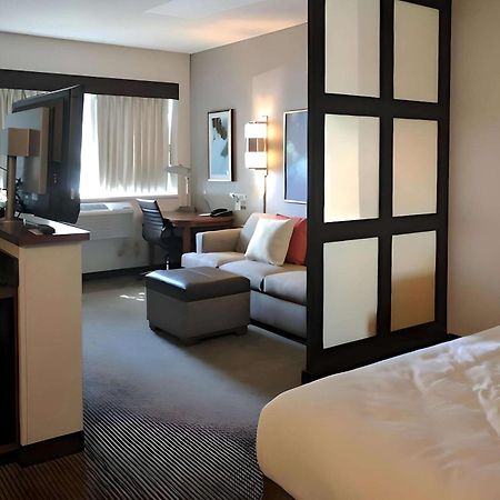 Comfort Suites Milwaukee West Dış mekan fotoğraf