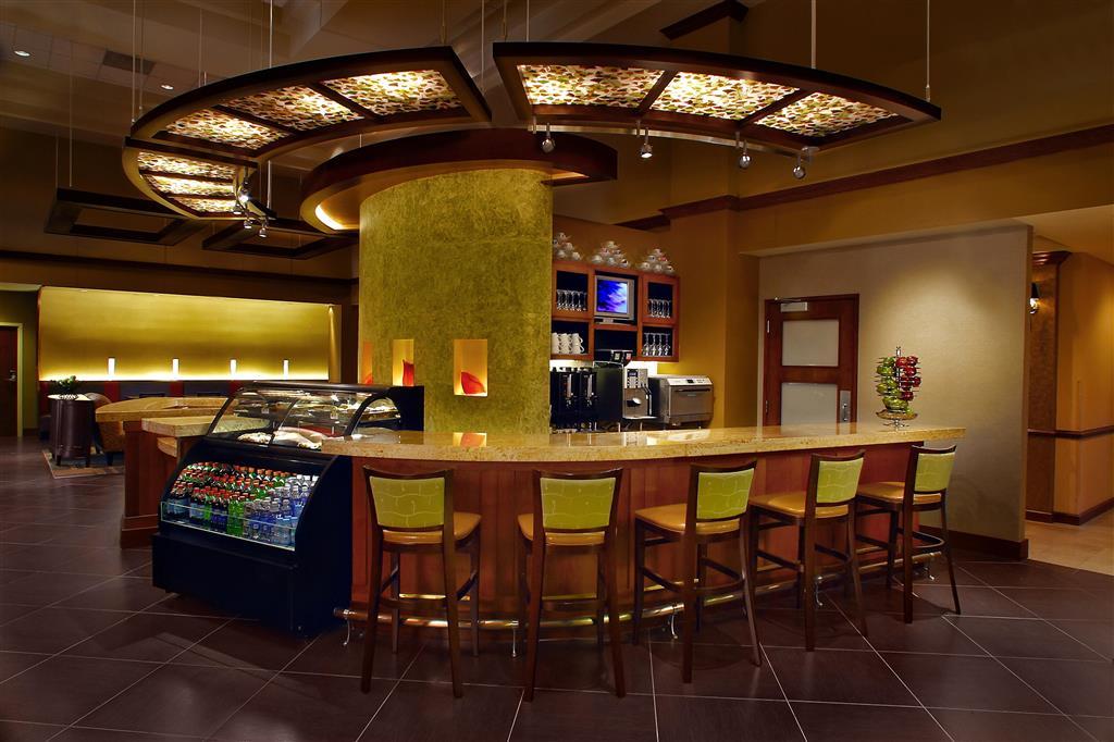 Comfort Suites Milwaukee West Restoran fotoğraf
