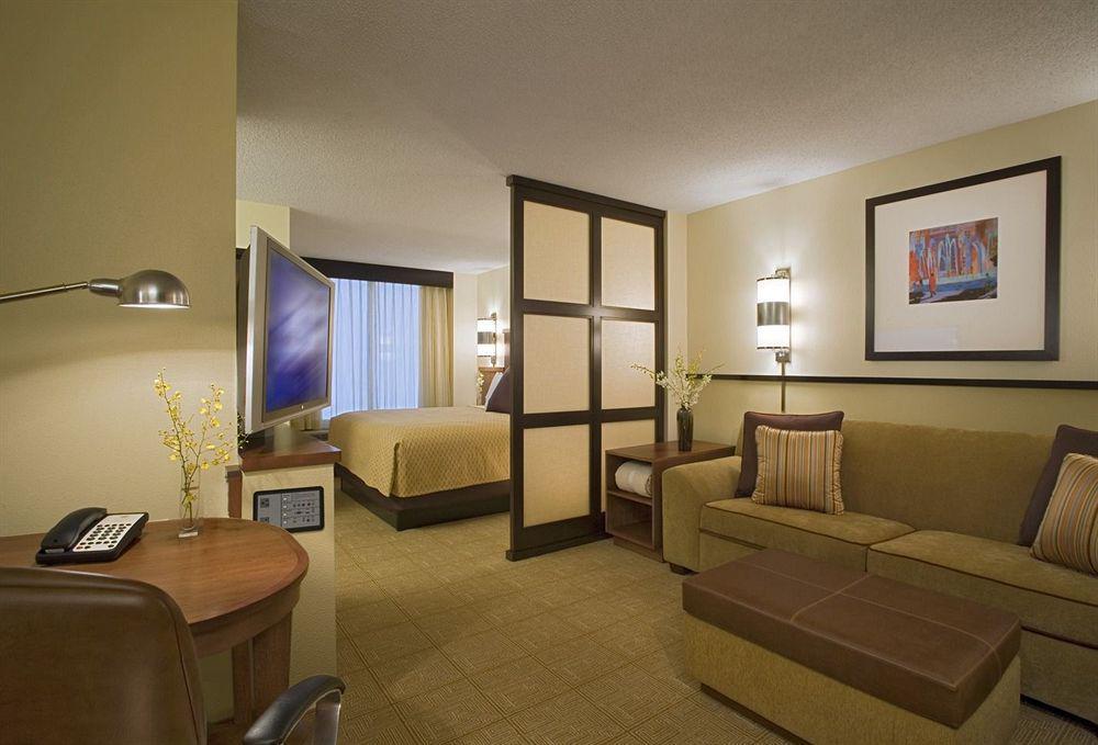 Comfort Suites Milwaukee West Oda fotoğraf